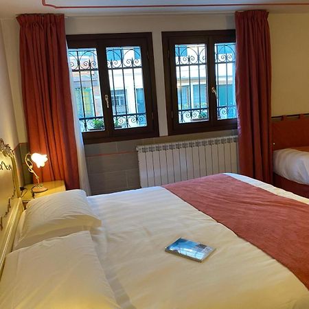 Ca' San Trovaso - 6 Rooms Венеція Екстер'єр фото