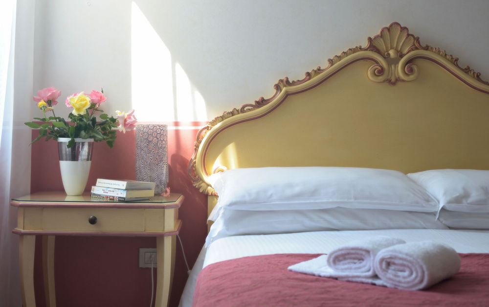Ca' San Trovaso - 6 Rooms Венеція Екстер'єр фото