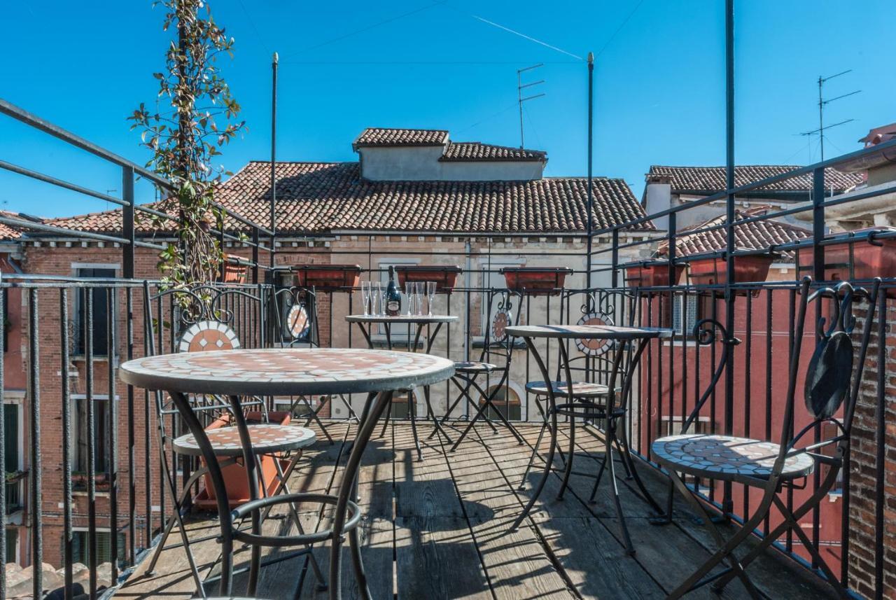 Ca' San Trovaso - 6 Rooms Венеція Екстер'єр фото